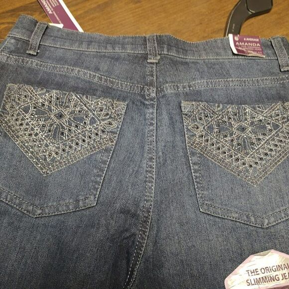 New Gloria Vanderbilt Amanda Tahoe Wash Ultra Stretch Jeans Women's 6 Average - Picture 3 of 3